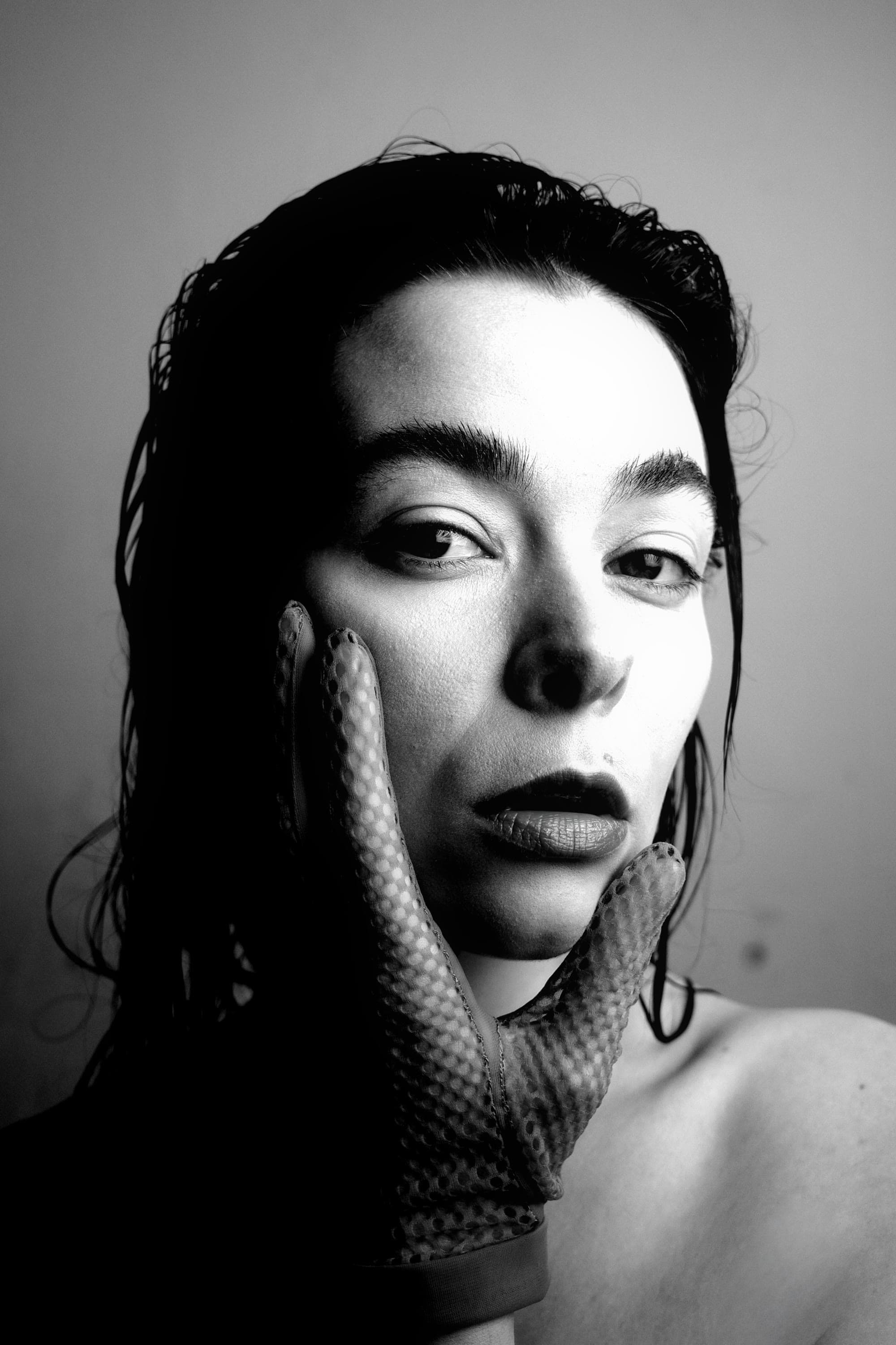 Studio, black & white — Portraits photography by Sandrine Ceuppens