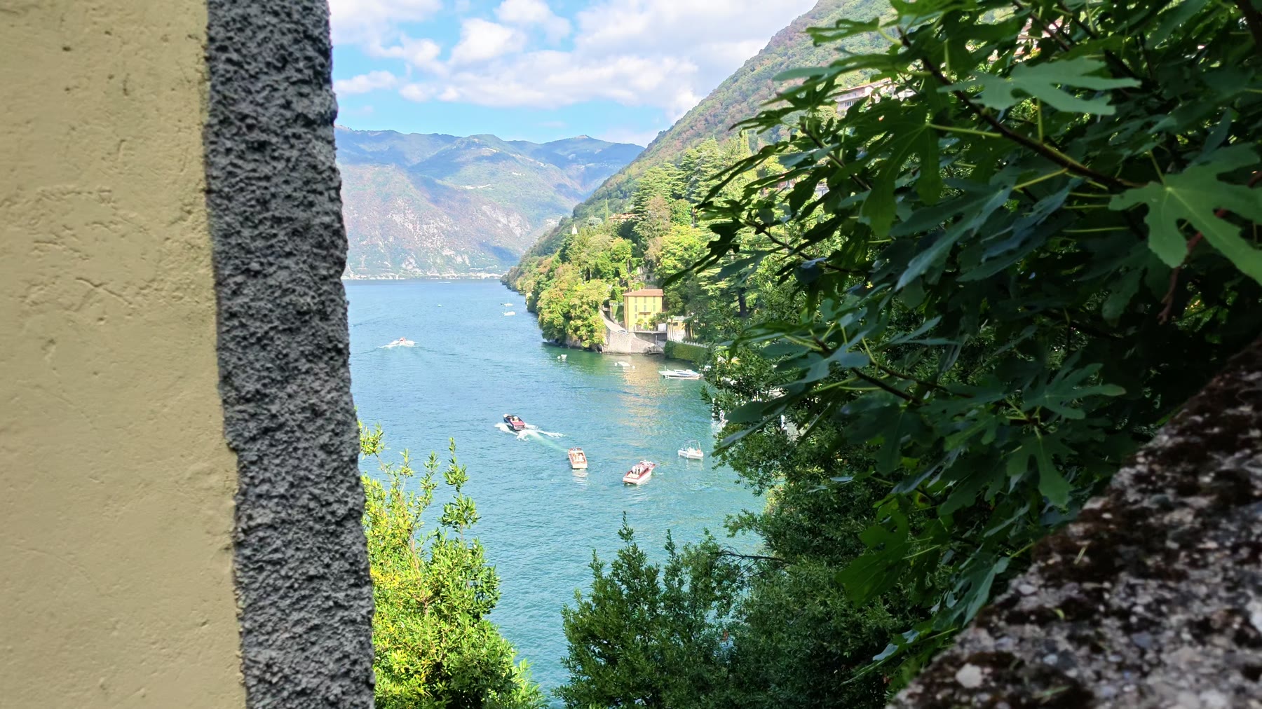The gorge above the water