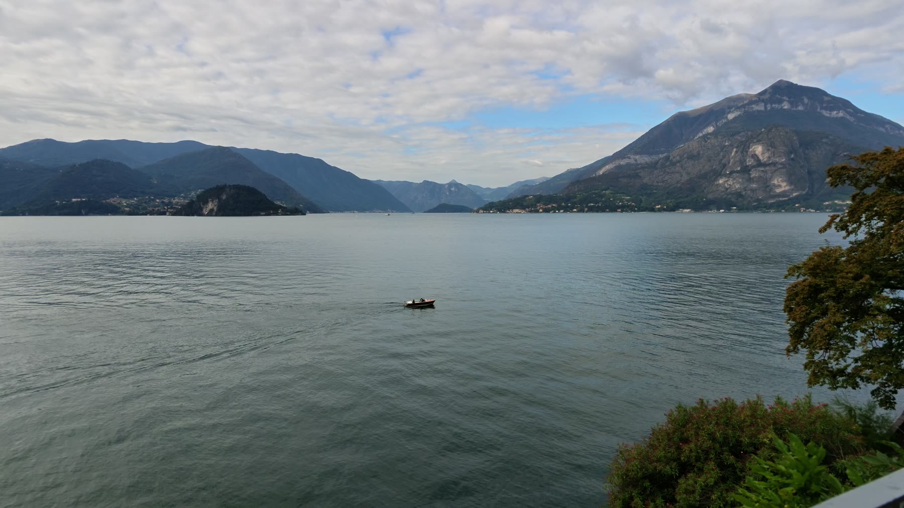 The lake and the mountains