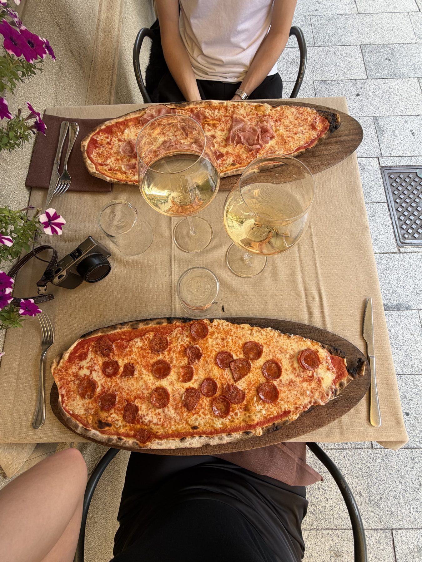 Pizza at Comocafé