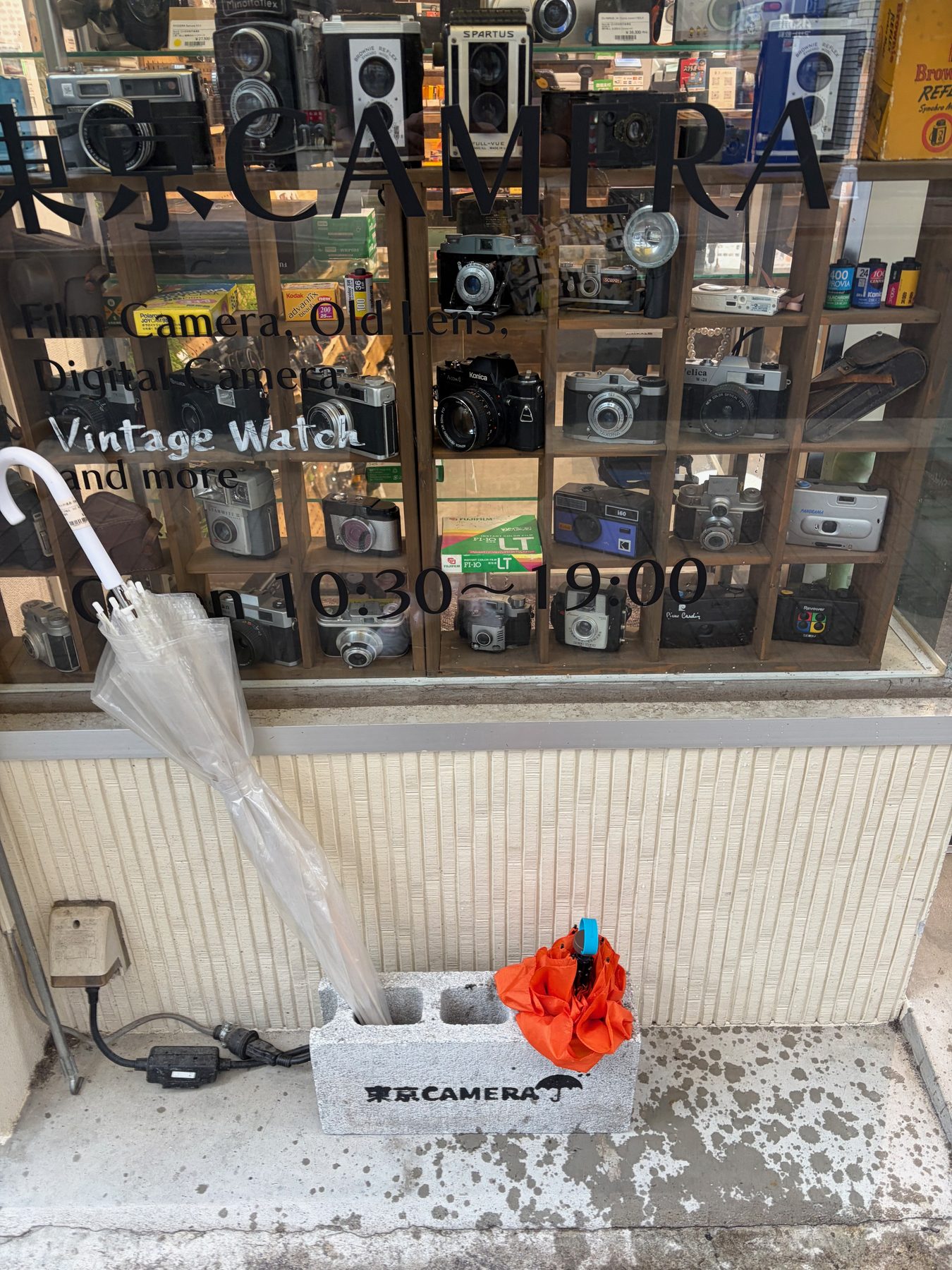 Old cameras in the window of Tokyo Camera