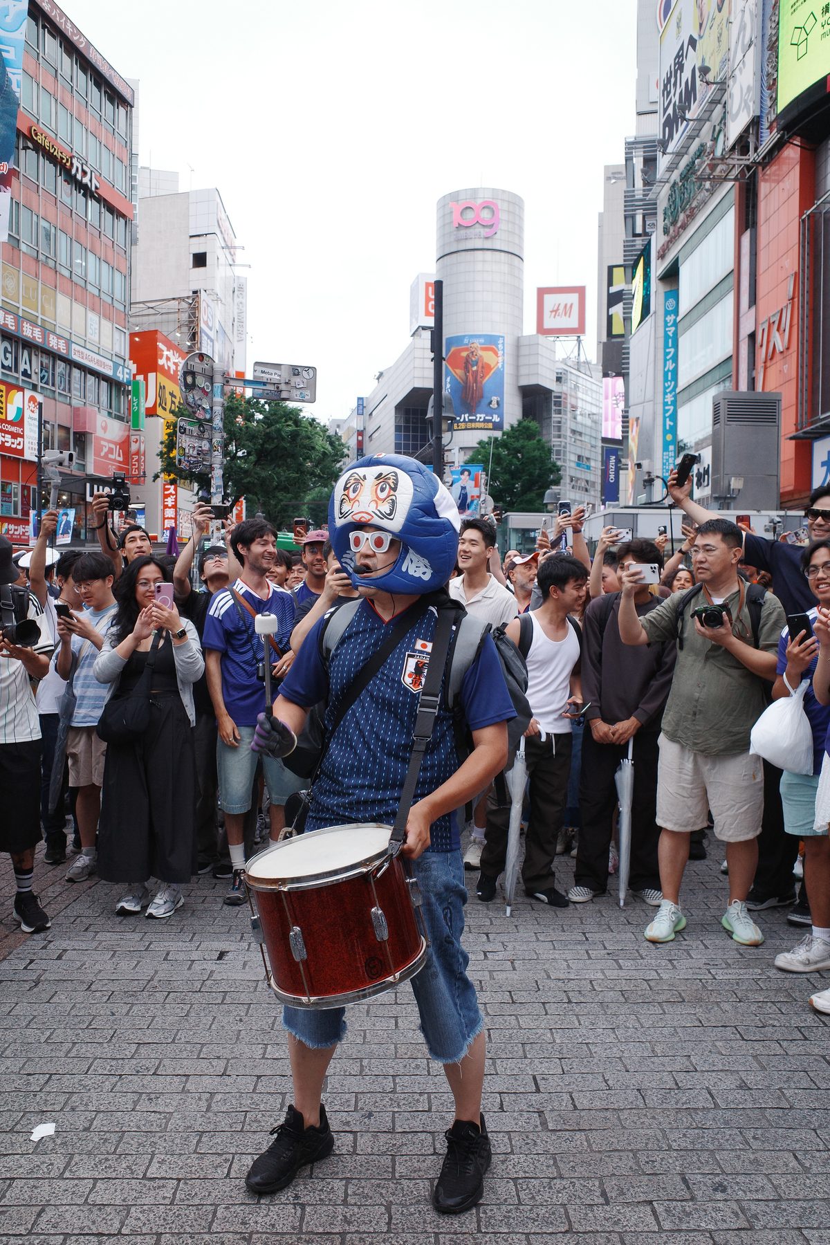 A fan with a drum