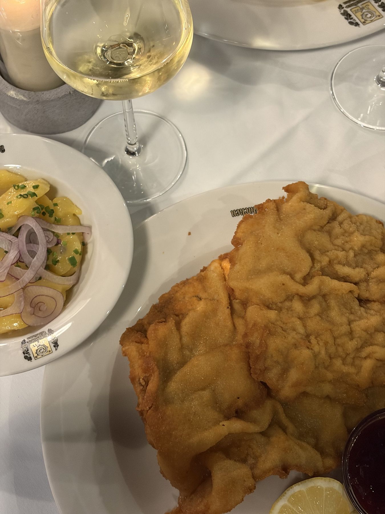 Wiener schnitzel with potato salad at Zu den 3 Hacken